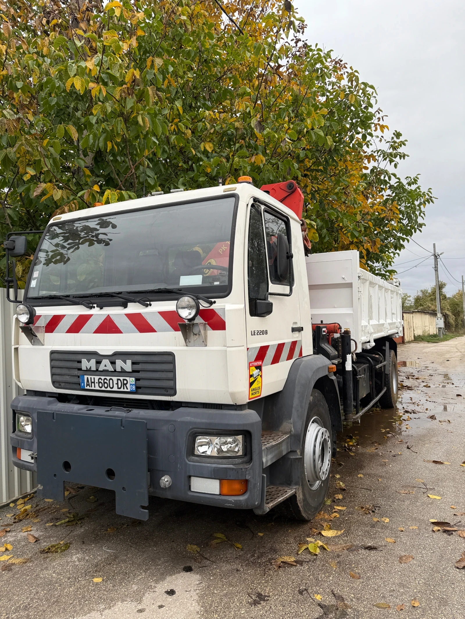 Man L LE220B, снимка 1