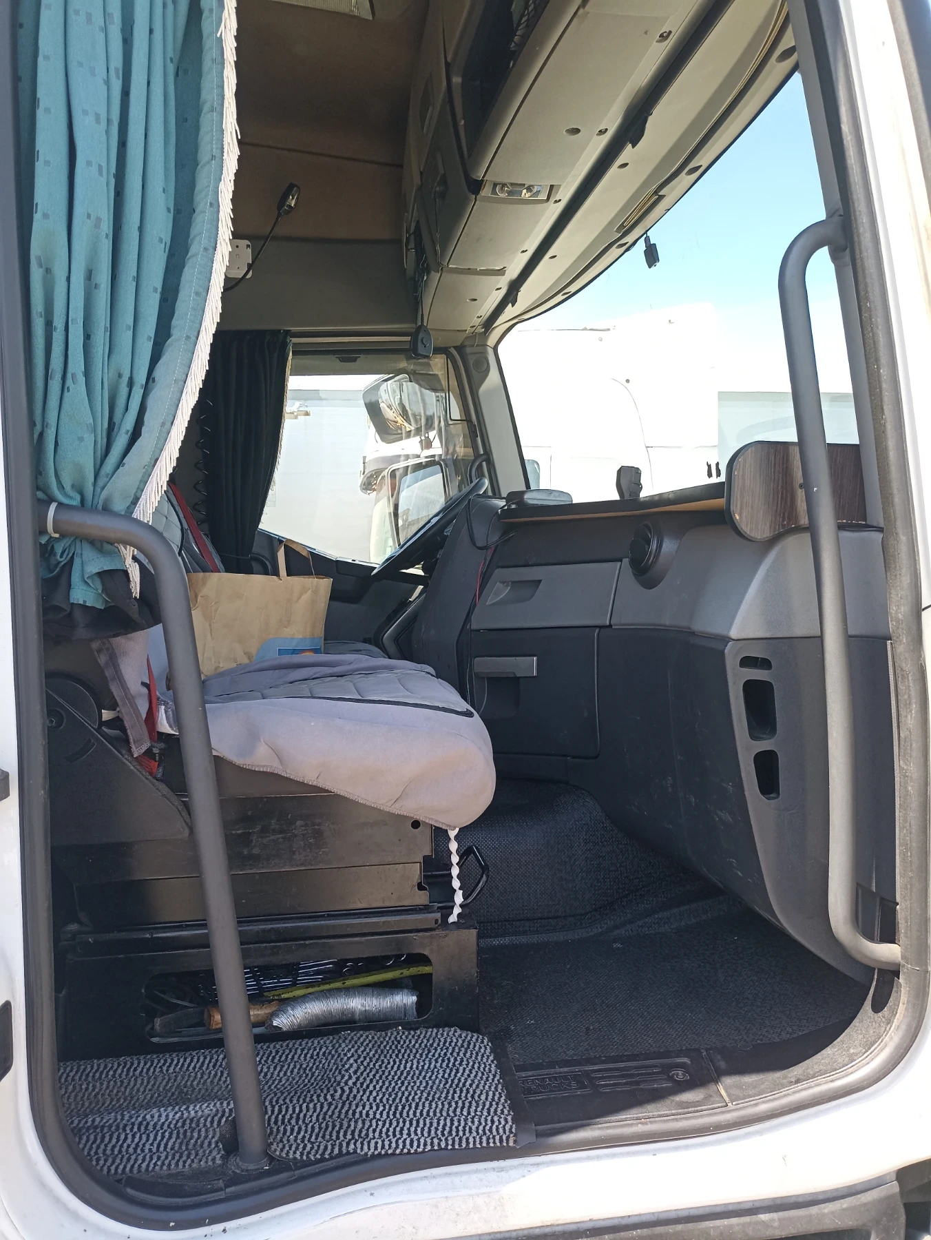 Renault T, снимка 6 - Камиони - 54526781