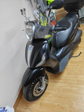 ����� �� �������� �� Piaggio Beverly 300 black