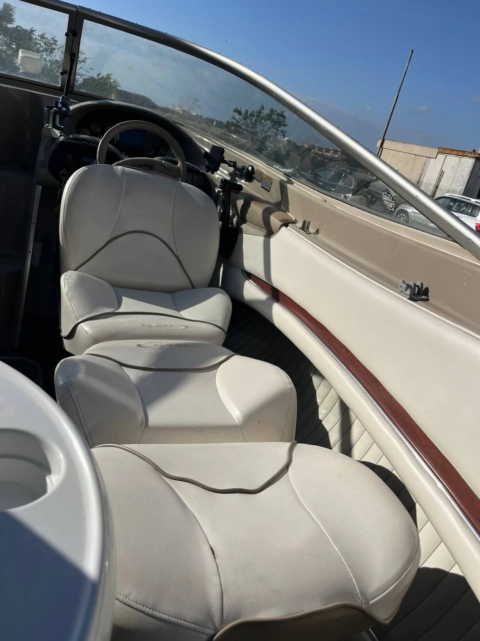 Моторна яхта Bayliner 2052 - изображение 10