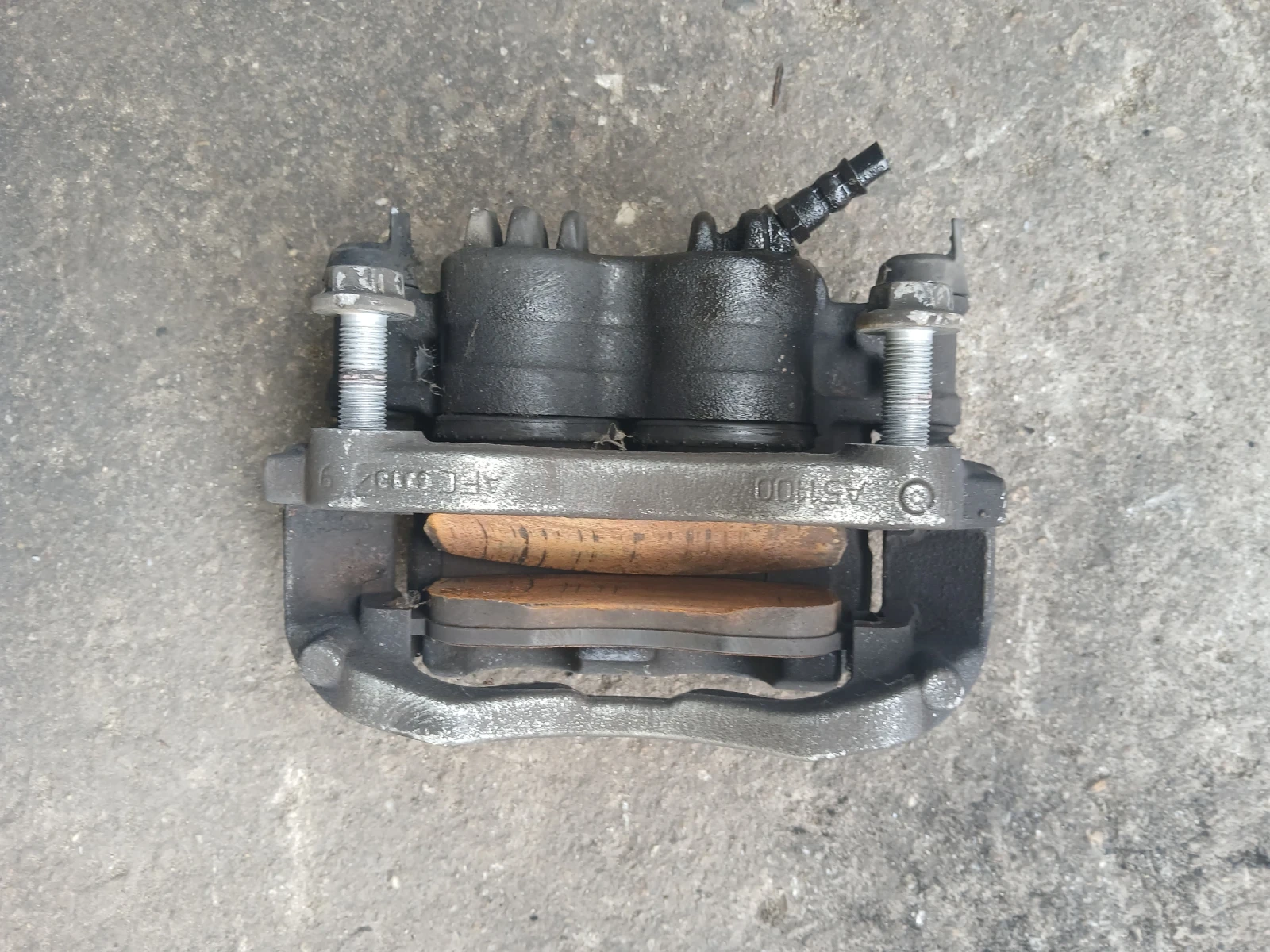 110009888R спирачен апарат преден ляв Renault Master 2016г , снимка 3 - Части - 55142781