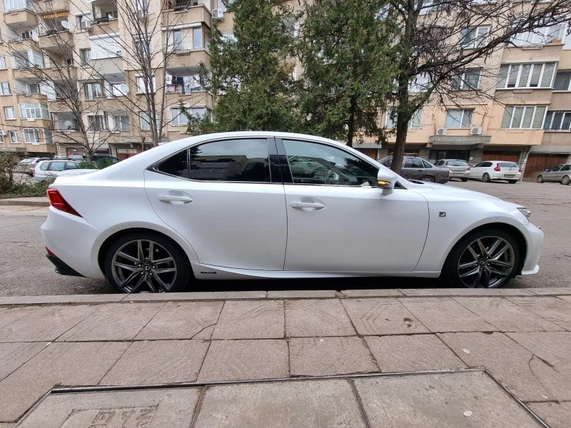 Lexus IS IS 300H , снимка 3 - Автомобили и джипове - 48302630