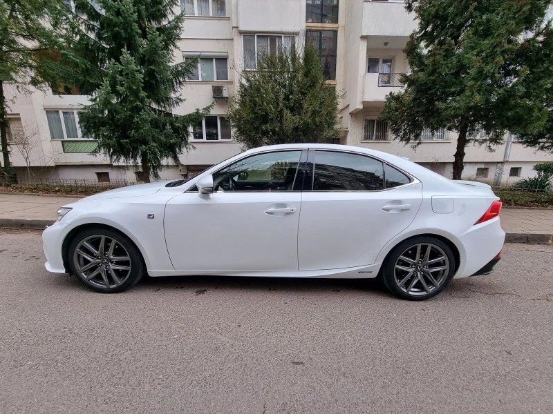 Lexus IS IS 300H , снимка 4 - Автомобили и джипове - 46383975