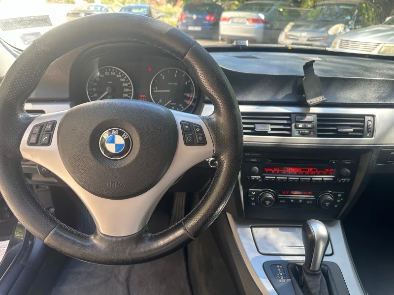 BMW 320 2.0d automatic, снимка 11 - Автомобили и джипове - 47368274