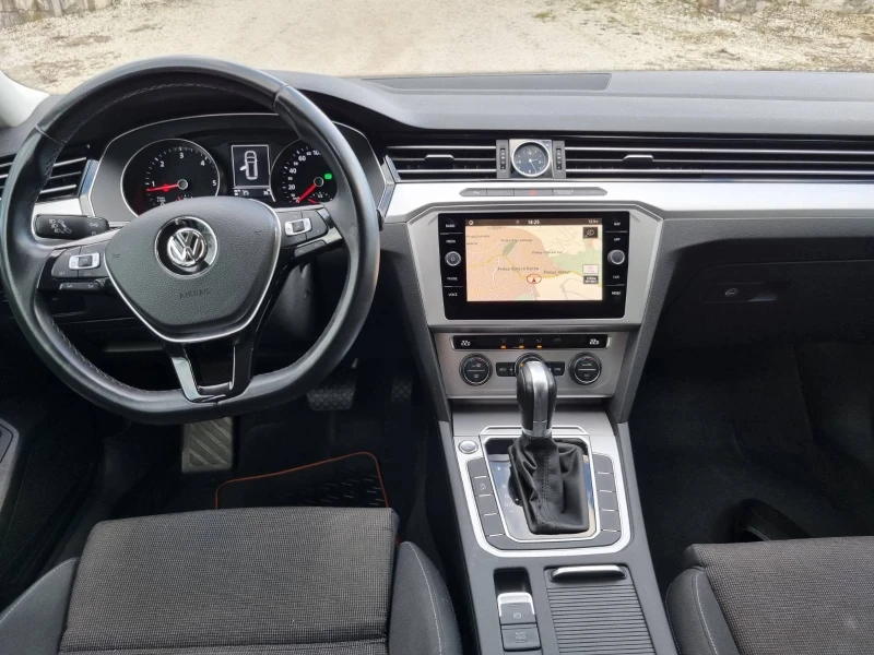 VW Passat, снимка 2 - Автомобили и джипове - 47999164