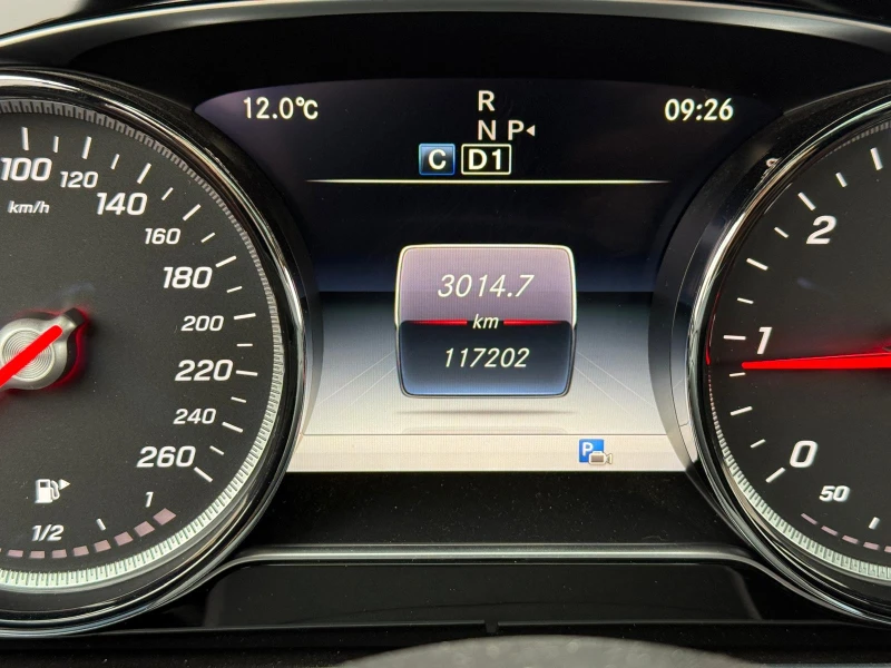 Mercedes-Benz E 350 d 4MATIC Coupe, снимка 11 - Автомобили и джипове - 52339891