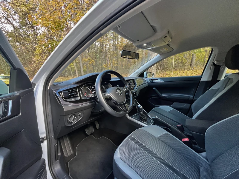 VW Polo Highline 1.0 TSI BMT DSG, снимка 11 - Автомобили и джипове - 52655367
