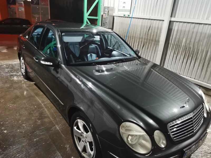 Mercedes-Benz E 320, снимка 8 - Автомобили и джипове - 52640424