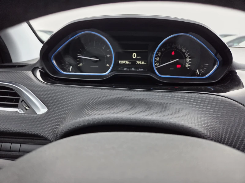 Peugeot 2008 1.6 HDI Сервизна книжка FACELIFT , снимка 11 - Автомобили и джипове - 52856663