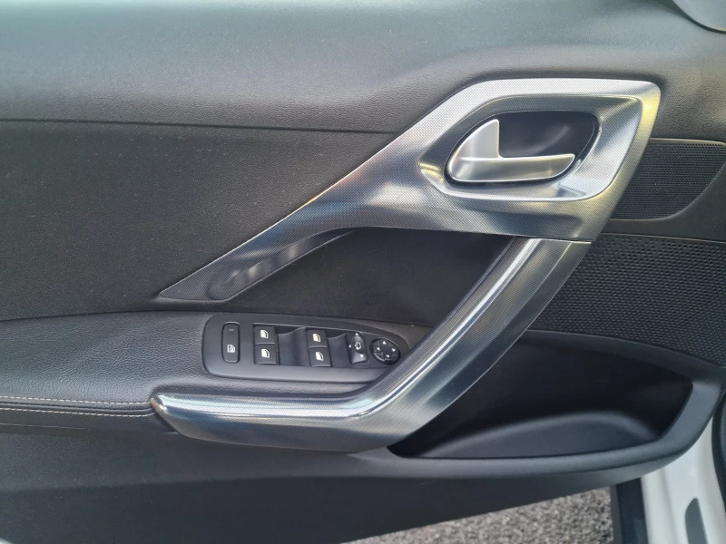 Peugeot 2008 1.6I-БЕНЗИН-NAVI-PANORAMA, снимка 7 - Автомобили и джипове - 52860972
