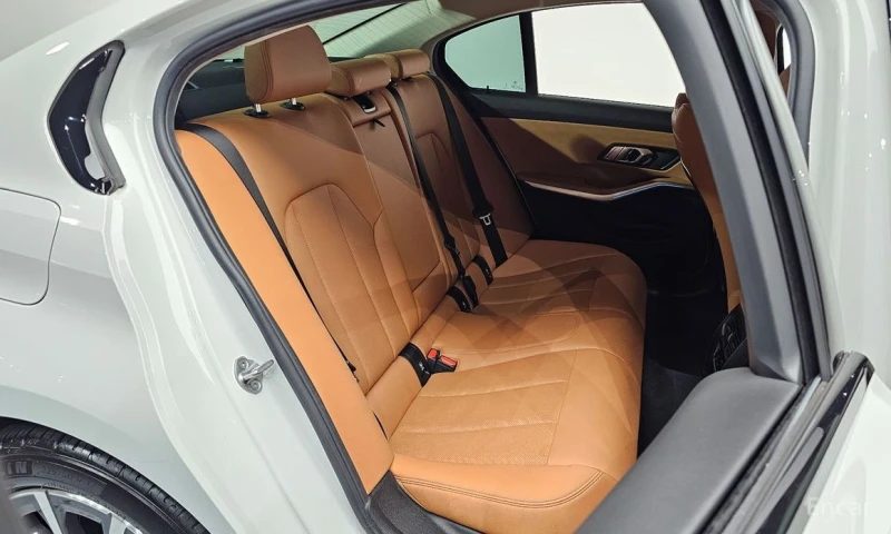 BMW 320, снимка 12 - Автомобили и джипове - 53091350