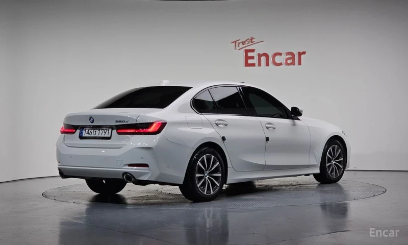 BMW 320, снимка 2 - Автомобили и джипове - 53091350