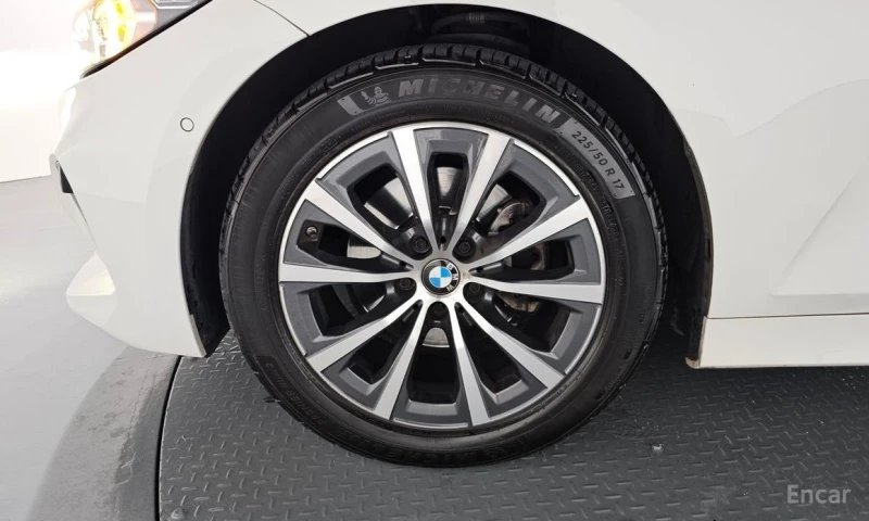 BMW 320, снимка 5 - Автомобили и джипове - 53091350