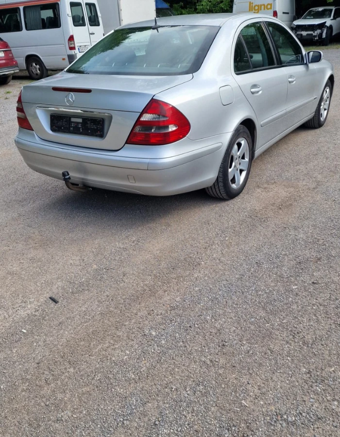 Mercedes-Benz E 270  - изображение 9