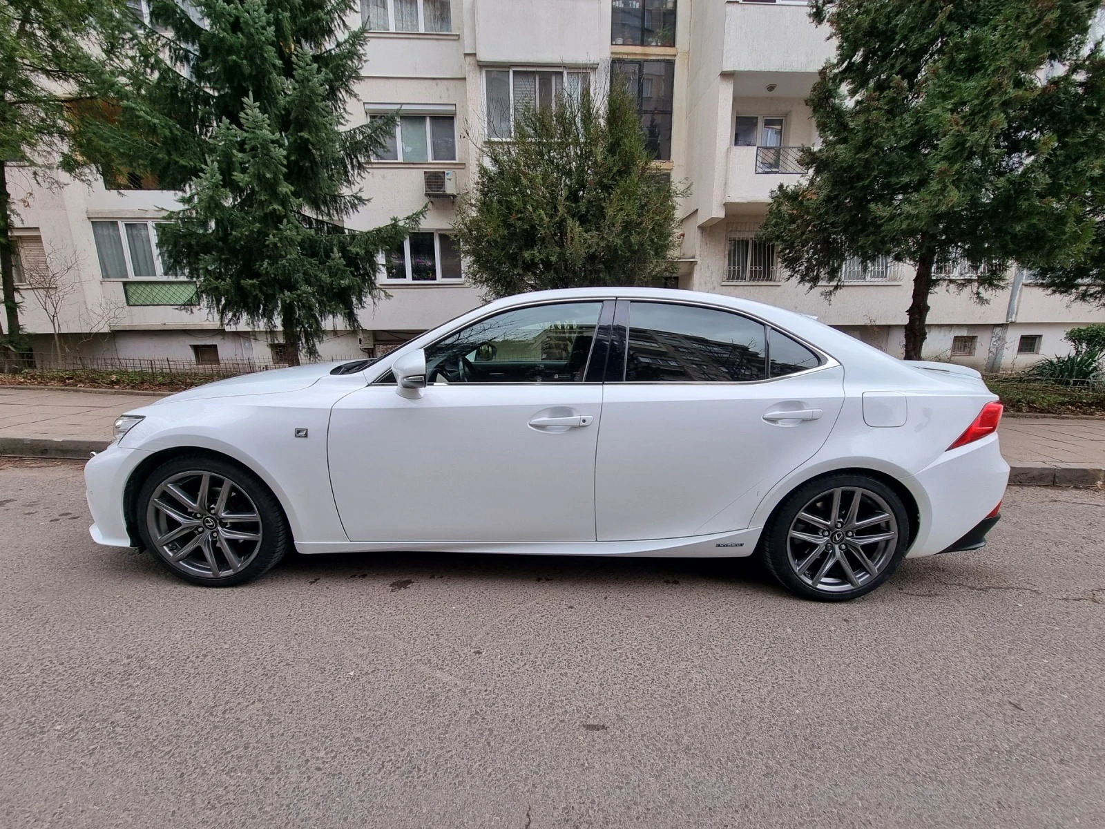 Lexus IS IS 300H  - изображение 4