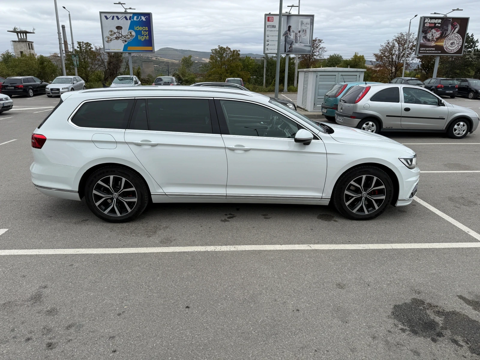 VW Passat 2.0TDI R-line DISTROIC /FULL LED - изображение 3