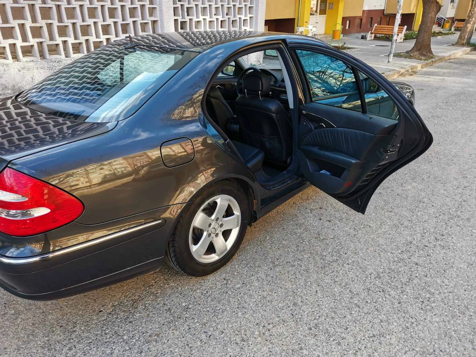 Mercedes-Benz E 320  - изображение 6