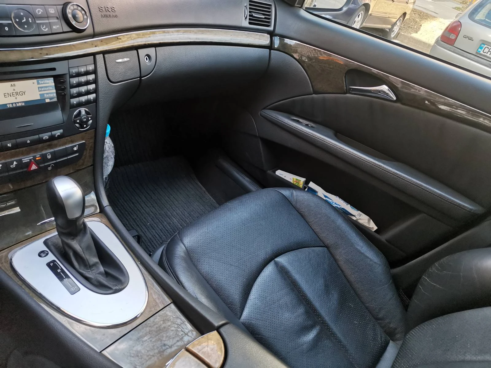 Mercedes-Benz E 320  - изображение 9