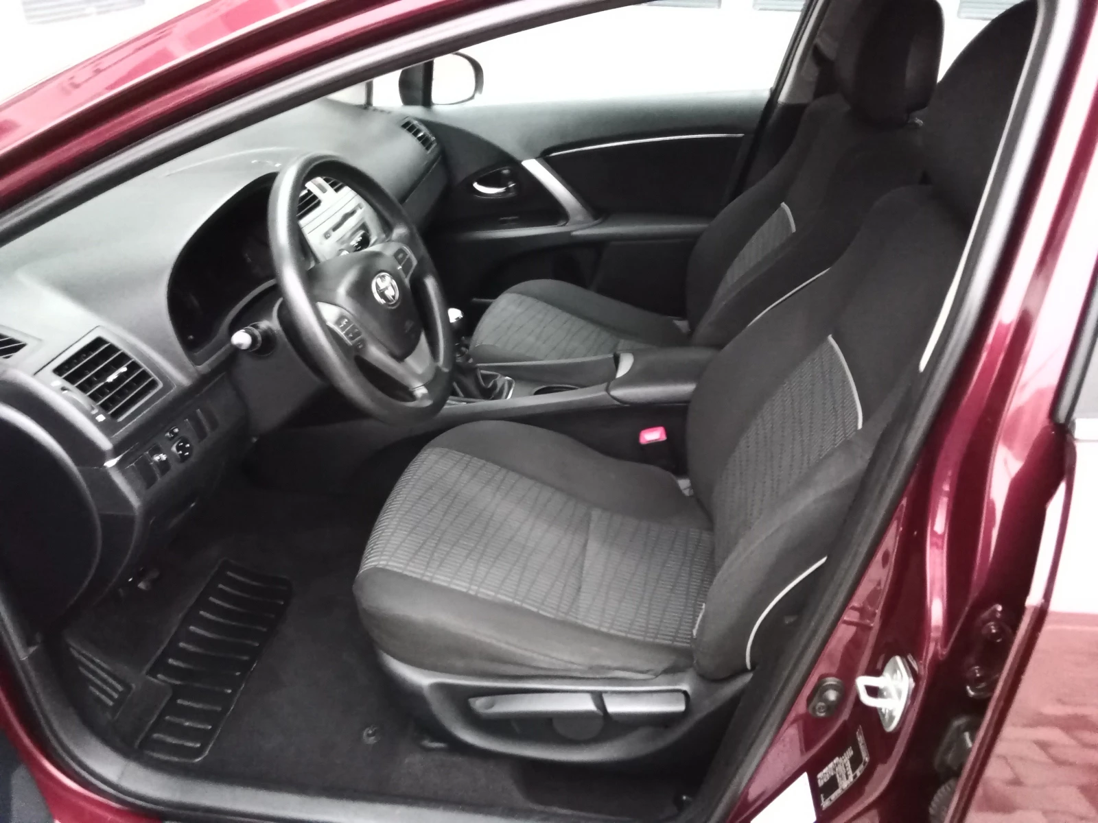 Toyota Avensis 2.0D4D-124kc. 6ck. FACELIFT - изображение 10