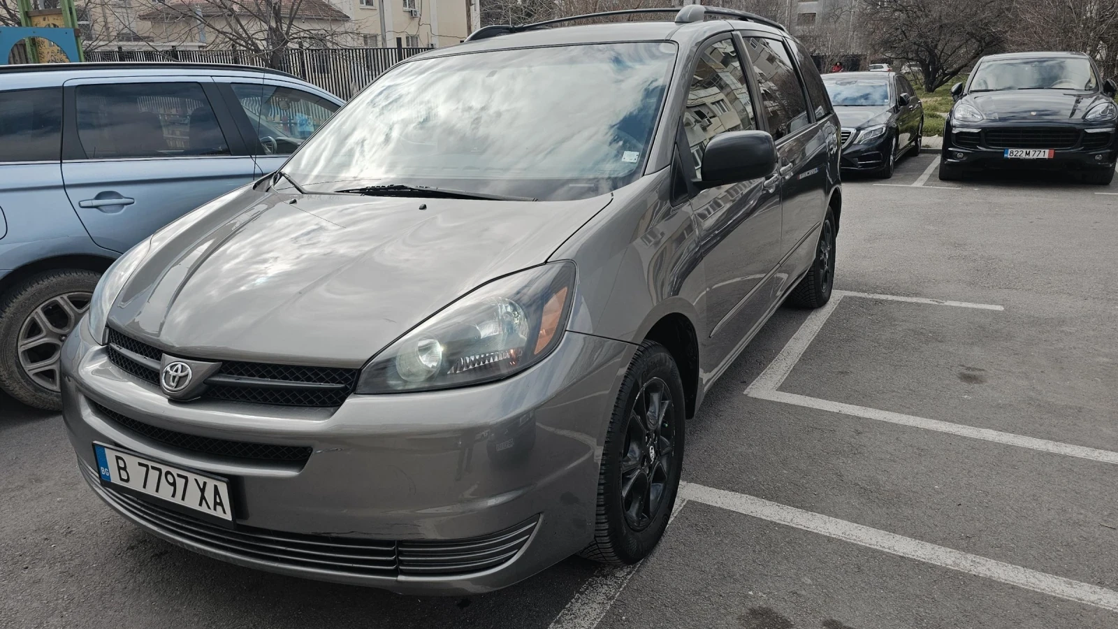 Toyota Sienna 3.3l , снимка 2 - Автомобили и джипове - 53811468
