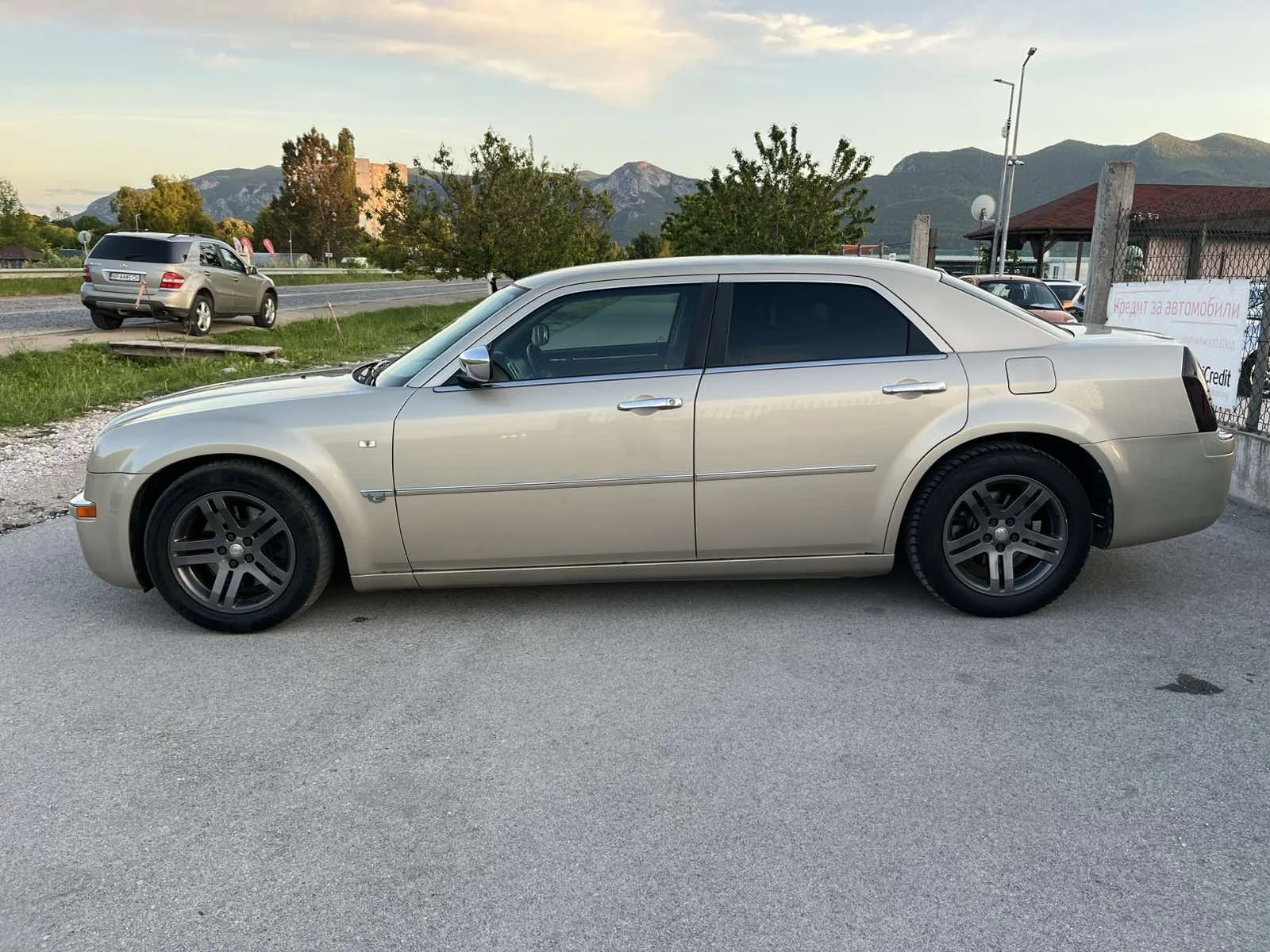 Chrysler 300c 3.5L 250кс КСЕНОН NAVI КОЖА ПОДГРЕВ КЛИМАТРОНИК, снимка 6 - Автомобили и джипове - 54544492