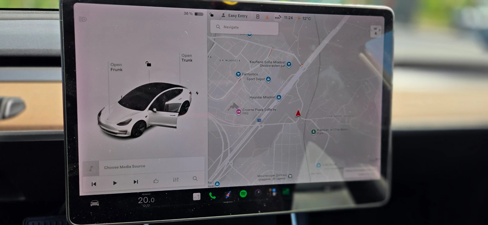 Tesla Model 3, снимка 11 - Автомобили и джипове - 54550416
