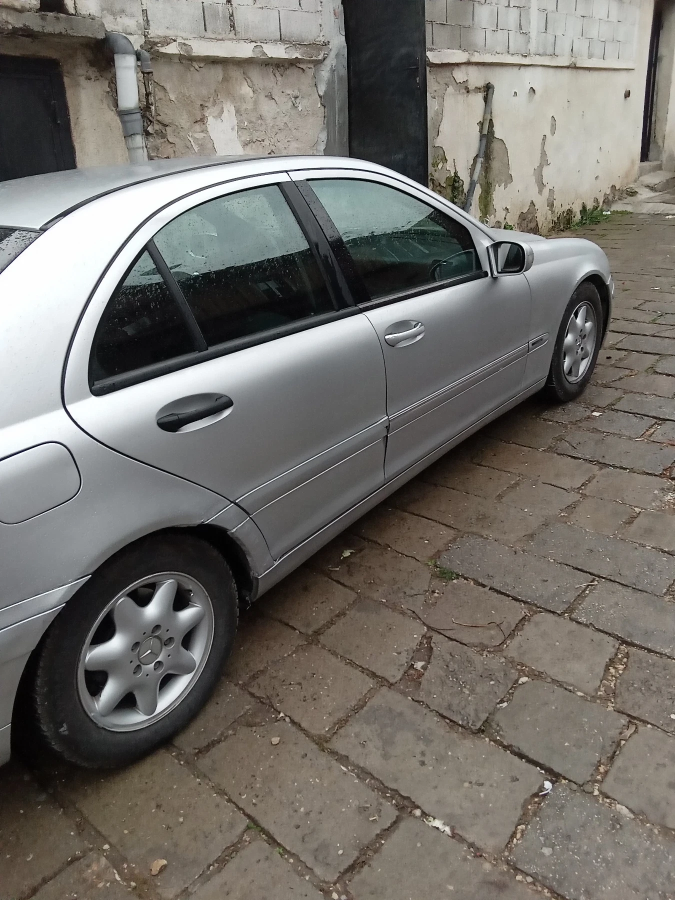 Mercedes-Benz C 220, снимка 4 - Автомобили и джипове - 54555996