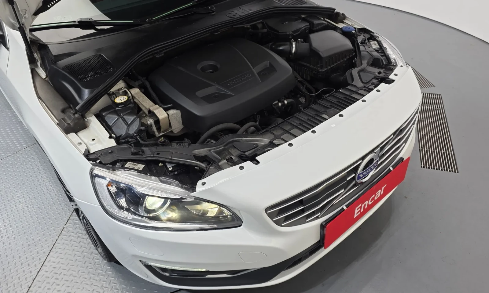 Volvo S60 T5 2.0t, снимка 5 - Автомобили и джипове - 55070820