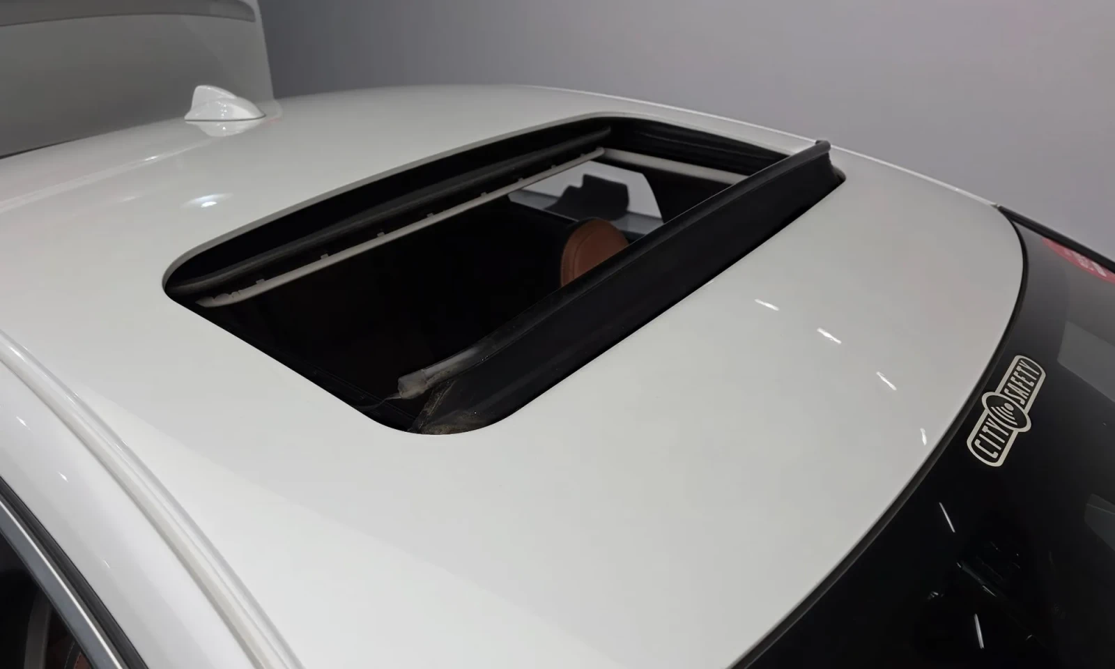 Volvo S60 T5 2.0t, снимка 14 - Автомобили и джипове - 55070820