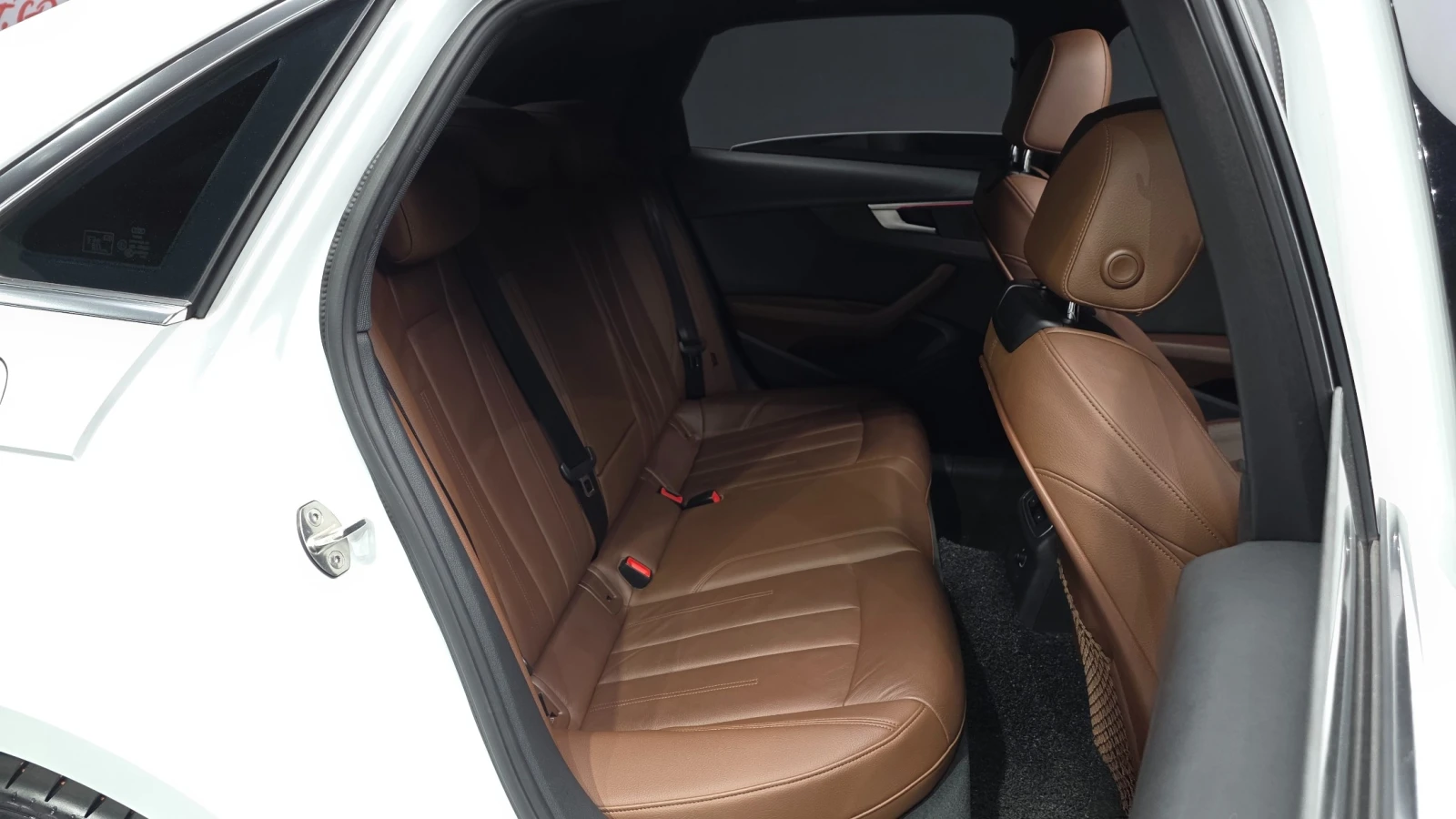 Audi A4 2.0 40 TFSI Premium, снимка 10 - Автомобили и джипове - 55198651