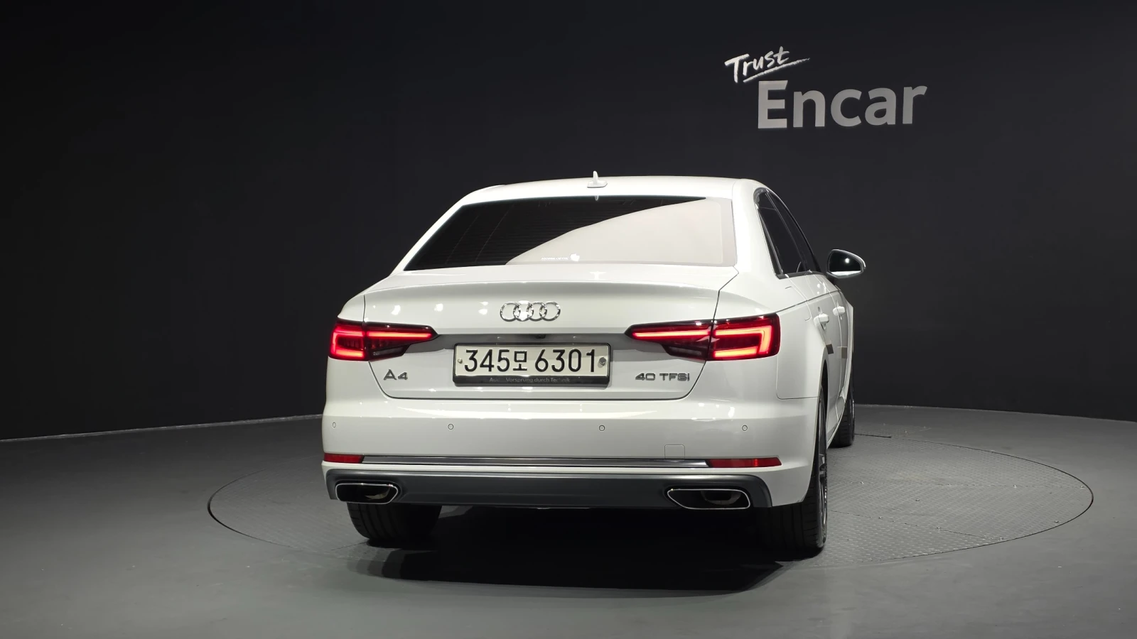 Audi A4 2.0 40 TFSI Premium, снимка 4 - Автомобили и джипове - 55198651