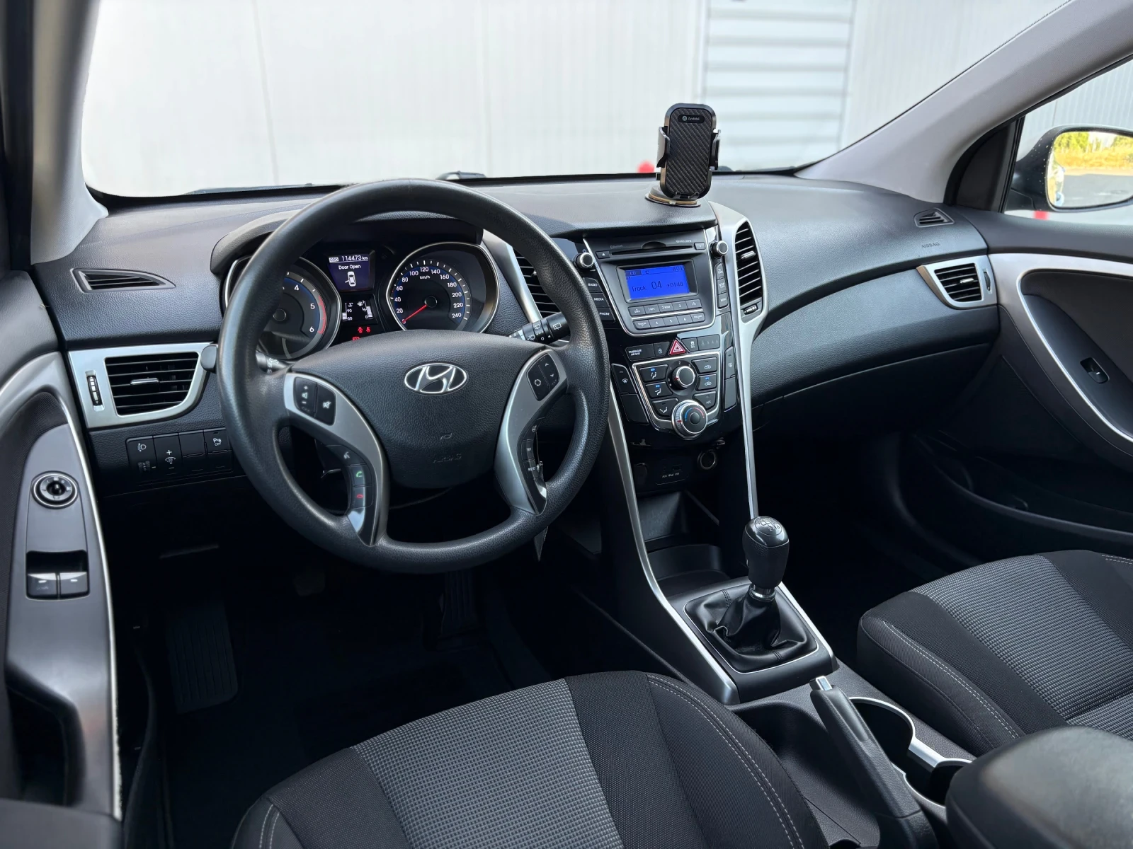 Hyundai I30 1.6 CRDI  114000км Full History, снимка 4 - Автомобили и джипове - 55581893