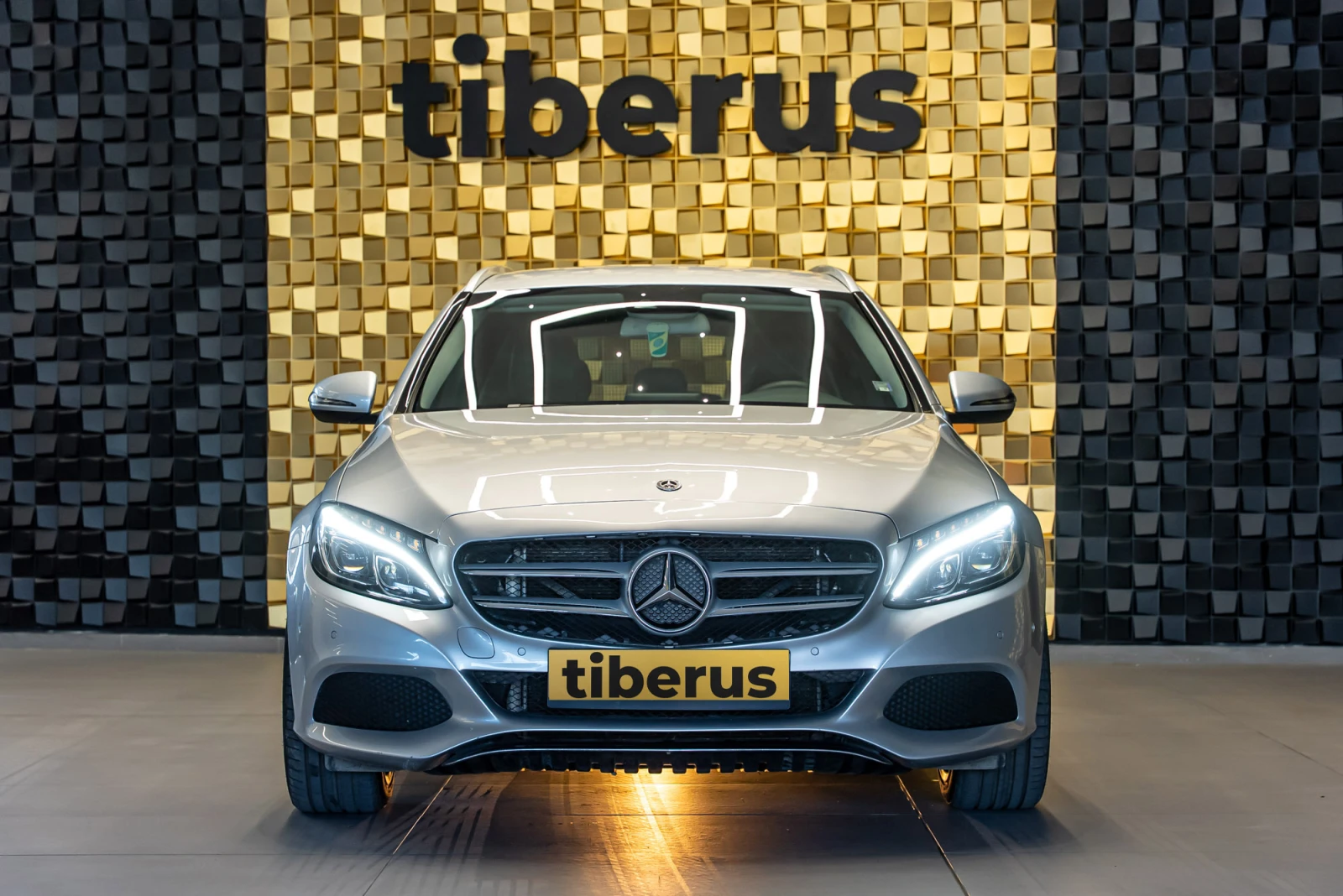 Mercedes-Benz C 220 d 4MATIC, снимка 3 - Автомобили и джипове - 55990410