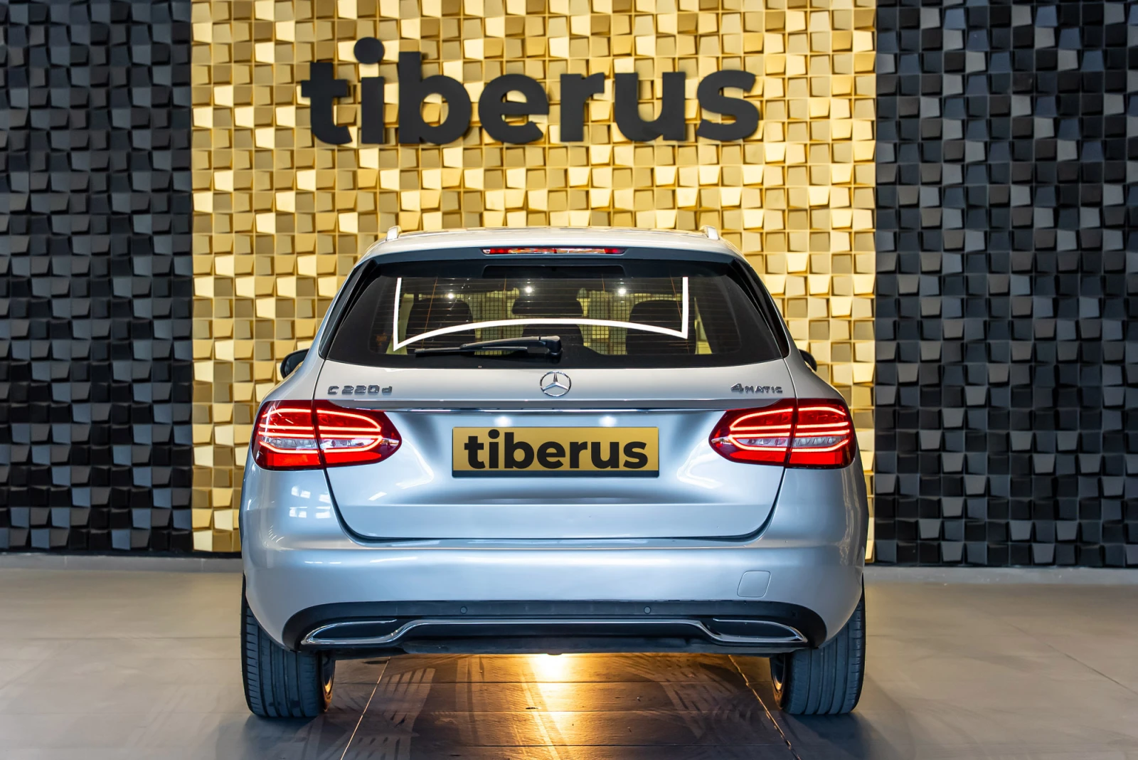 Mercedes-Benz C 220 d 4MATIC, снимка 4 - Автомобили и джипове - 55990410
