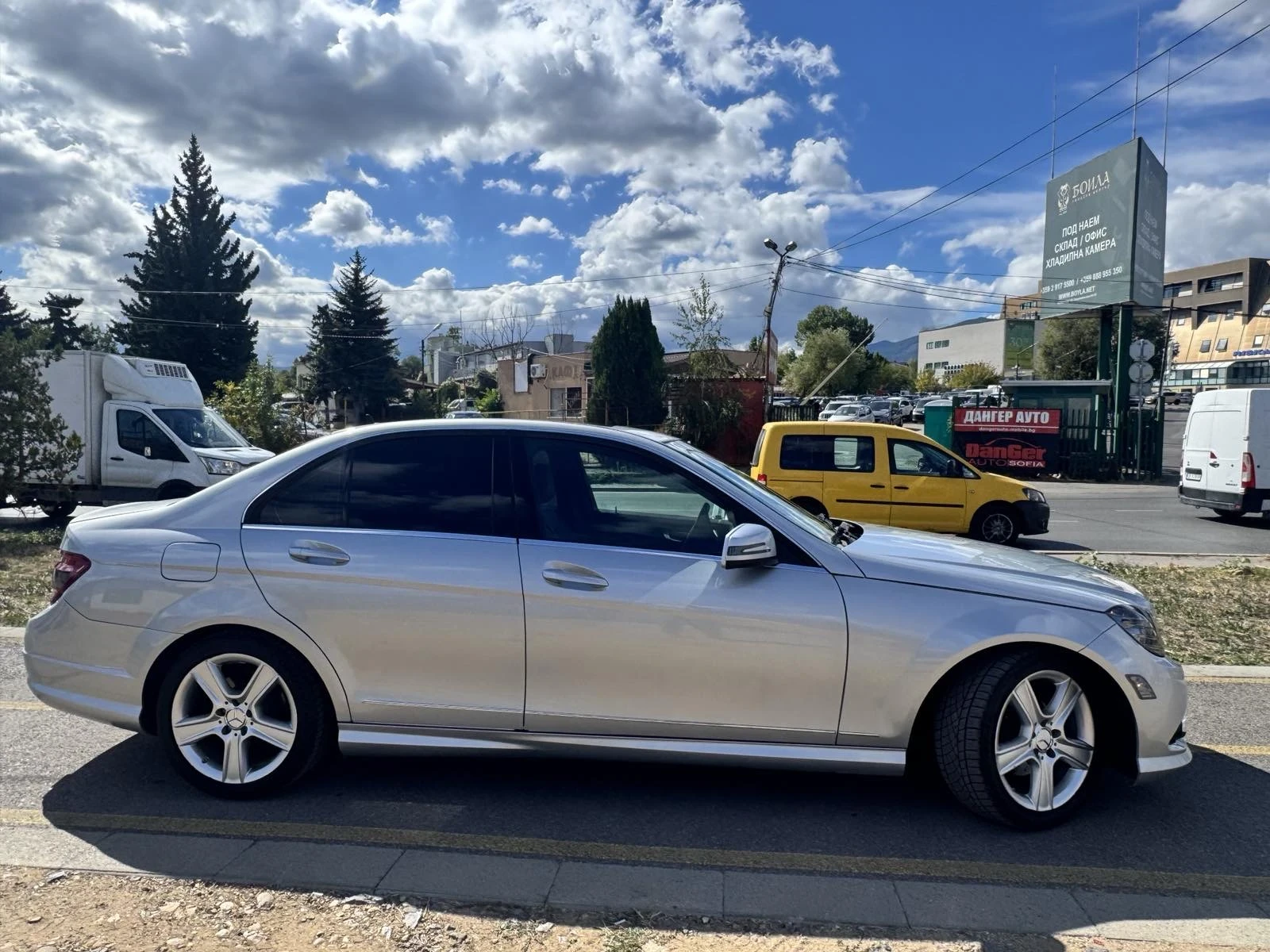 Mercedes-Benz C 300, снимка 7 - Автомобили и джипове - 56194876