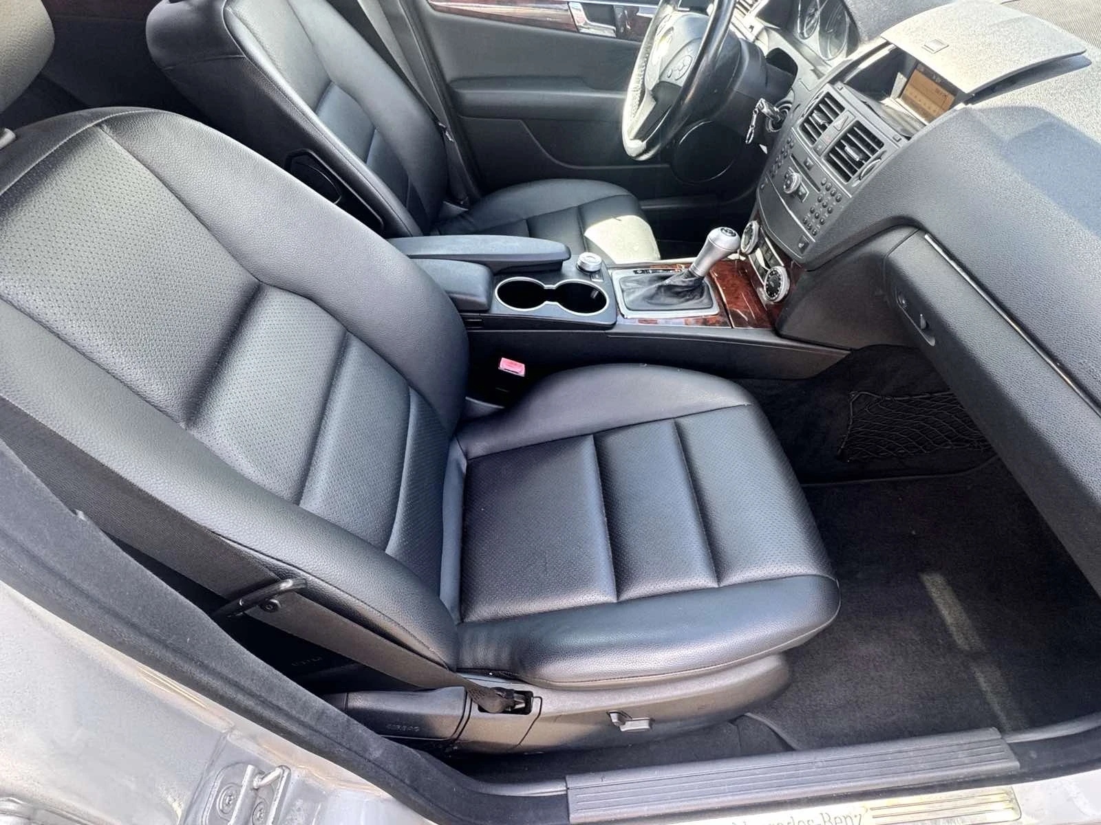Mercedes-Benz C 300, снимка 13 - Автомобили и джипове - 56194876