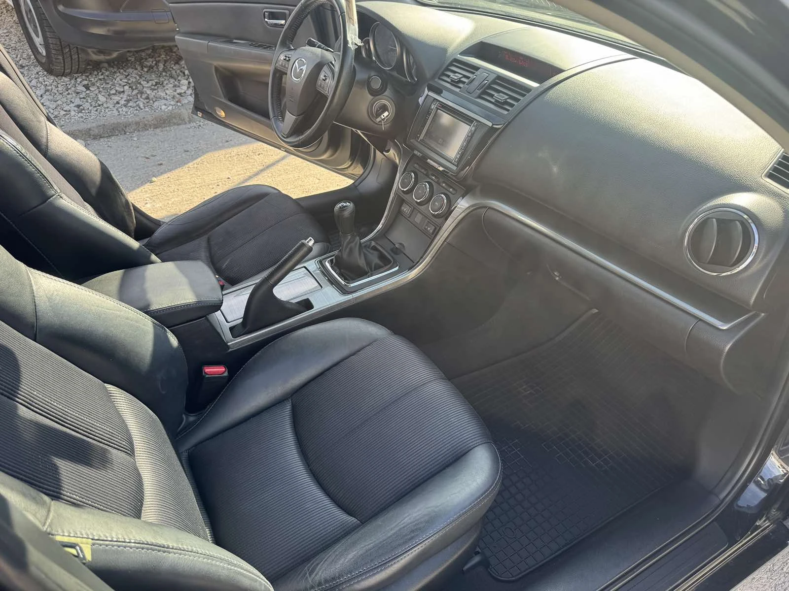 Mazda 6 ПЕРФЕКТЕН, ОБСЛУЖЕН, снимка 16 - Автомобили и джипове - 56384598