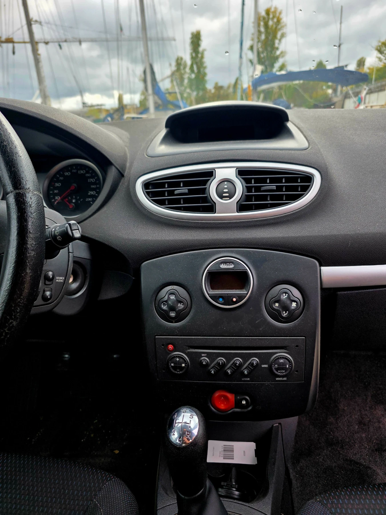 Renault Clio, снимка 9 - Автомобили и джипове - 56663014