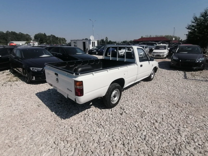 Toyota Hilux, снимка 6 - Автомобили и джипове - 46566594