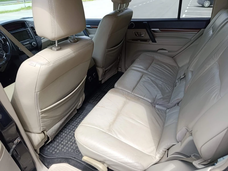 Mitsubishi Pajero, снимка 9 - Автомобили и джипове - 51437530