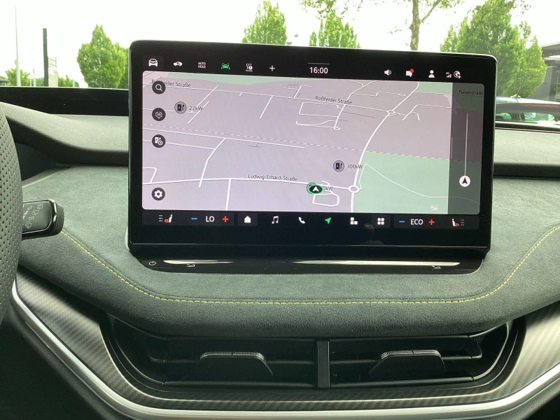 Skoda Elroq RS 84kWh AWD MATRIX-LED CANTON 360 HEAD UP, снимка 10 - Автомобили и джипове - 51508936