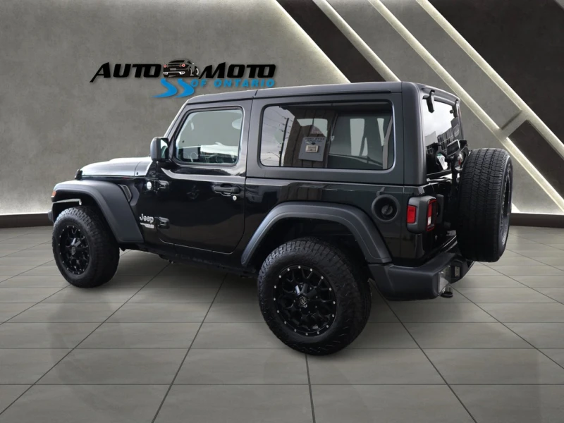 Jeep Wrangler SPORT 2DR* AWD* 8 SPEED* CARFAX* АВТО КРЕДИТ* , снимка 4 - Автомобили и джипове - 53249611