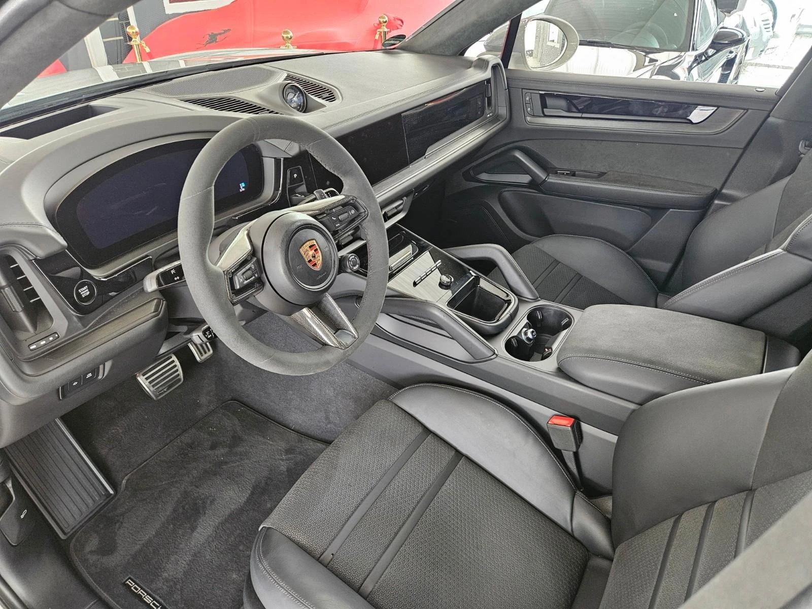 Porsche Cayenne GTS* COUPE* HEAD-UP* 22"* PANO* DSITR* BOSE*  - изображение 8