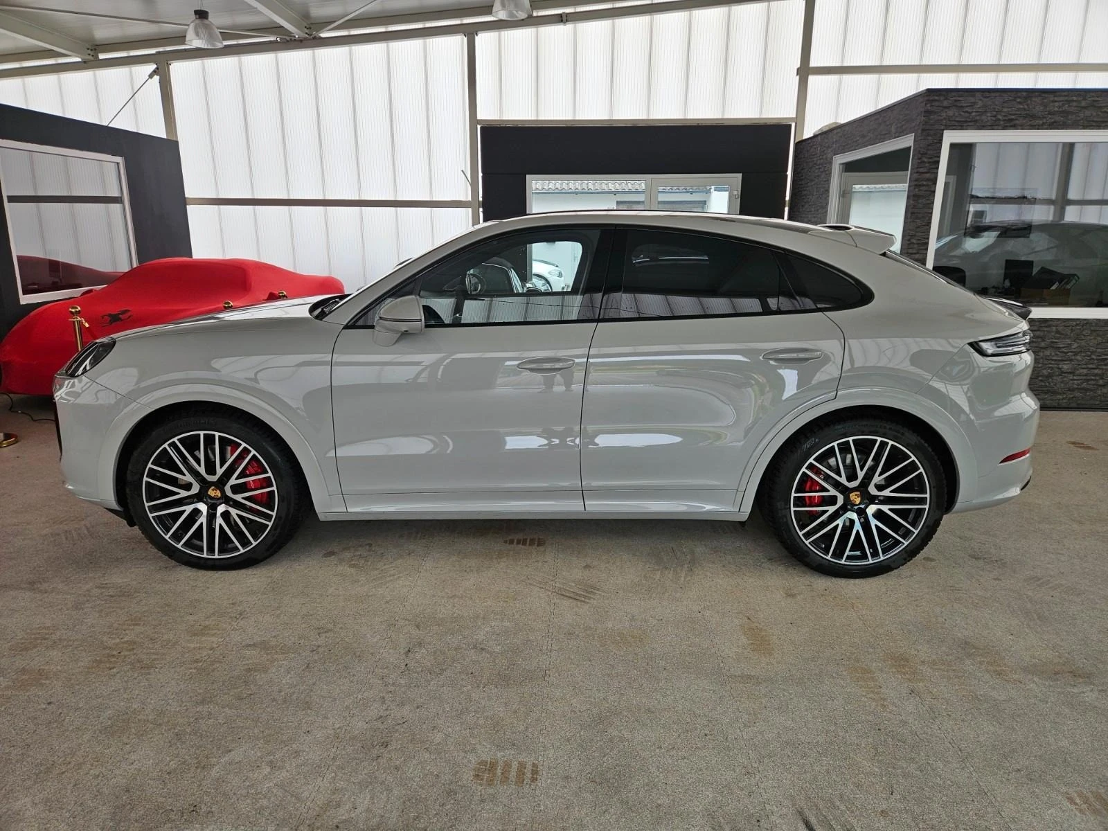 Porsche Cayenne GTS* COUPE* HEAD-UP* 22"* PANO* DSITR* BOSE*  - изображение 7