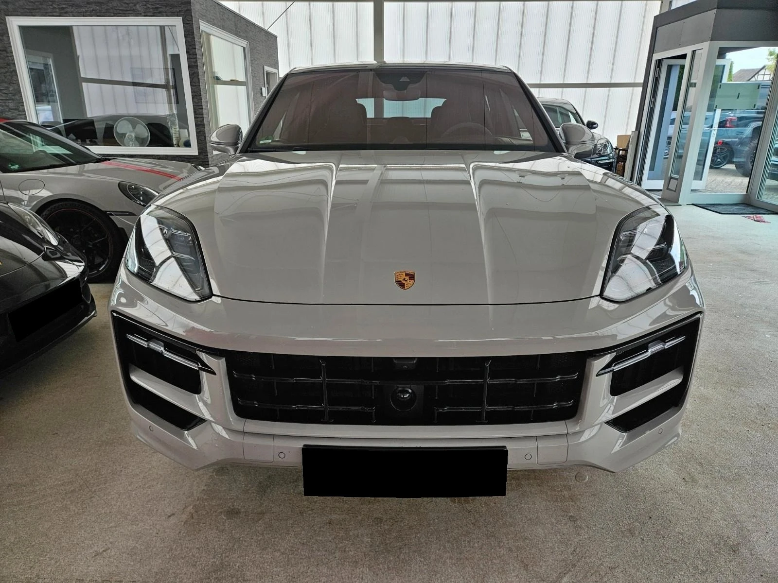Porsche Cayenne GTS* COUPE* HEAD-UP* 22"* PANO* DSITR* BOSE*  - изображение 2