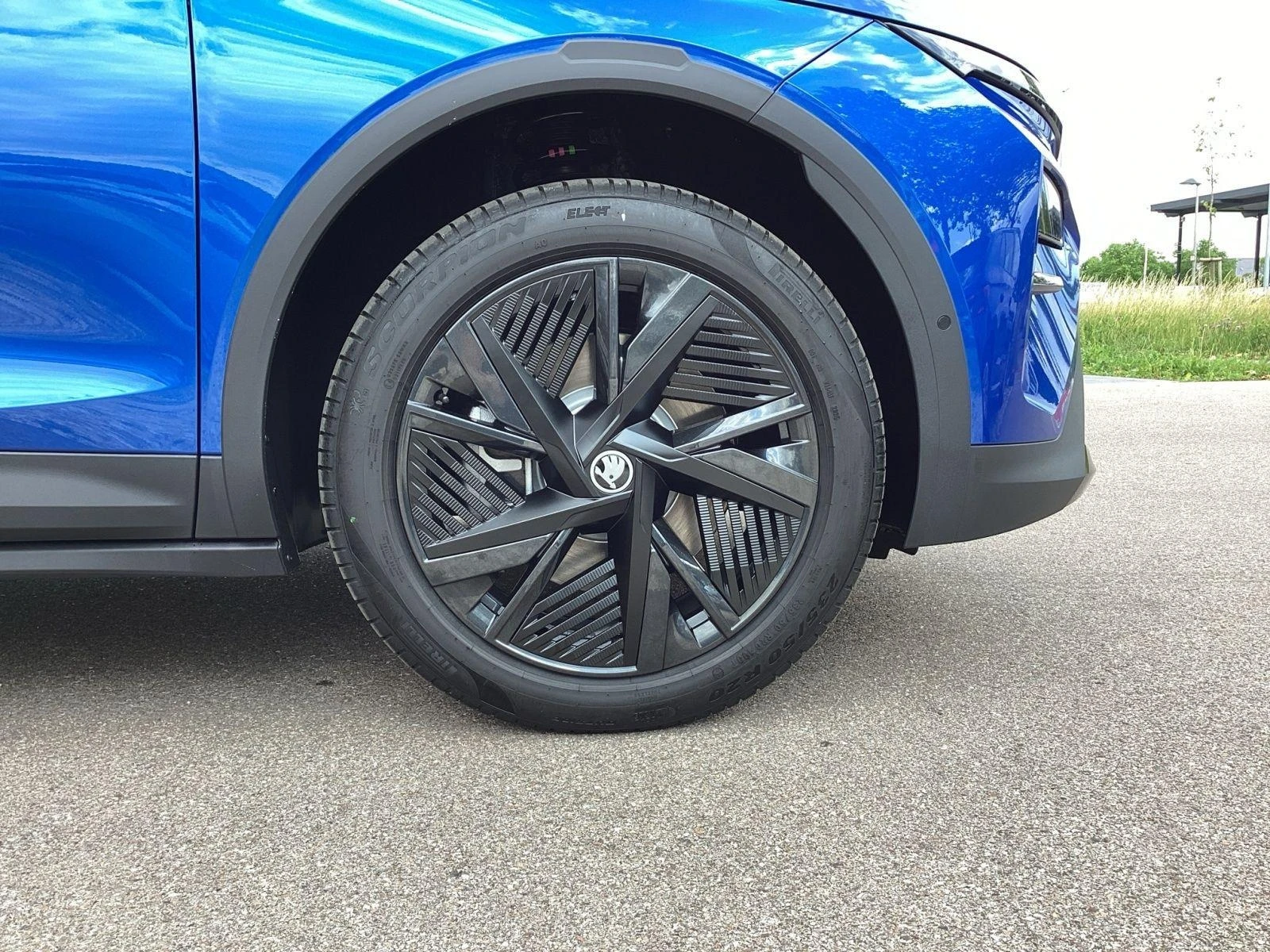 Skoda Elroq RS 84kWh AWD MATRIX-LED CANTON 360 HEAD UP - изображение 6