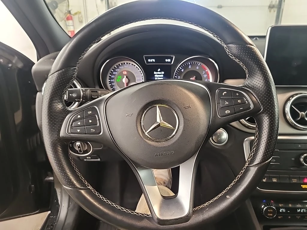Mercedes-Benz GLA 250 * CARFAX * БЕЗ ПЪРВОНАЧАЛНА ВНОСКА - изображение 10