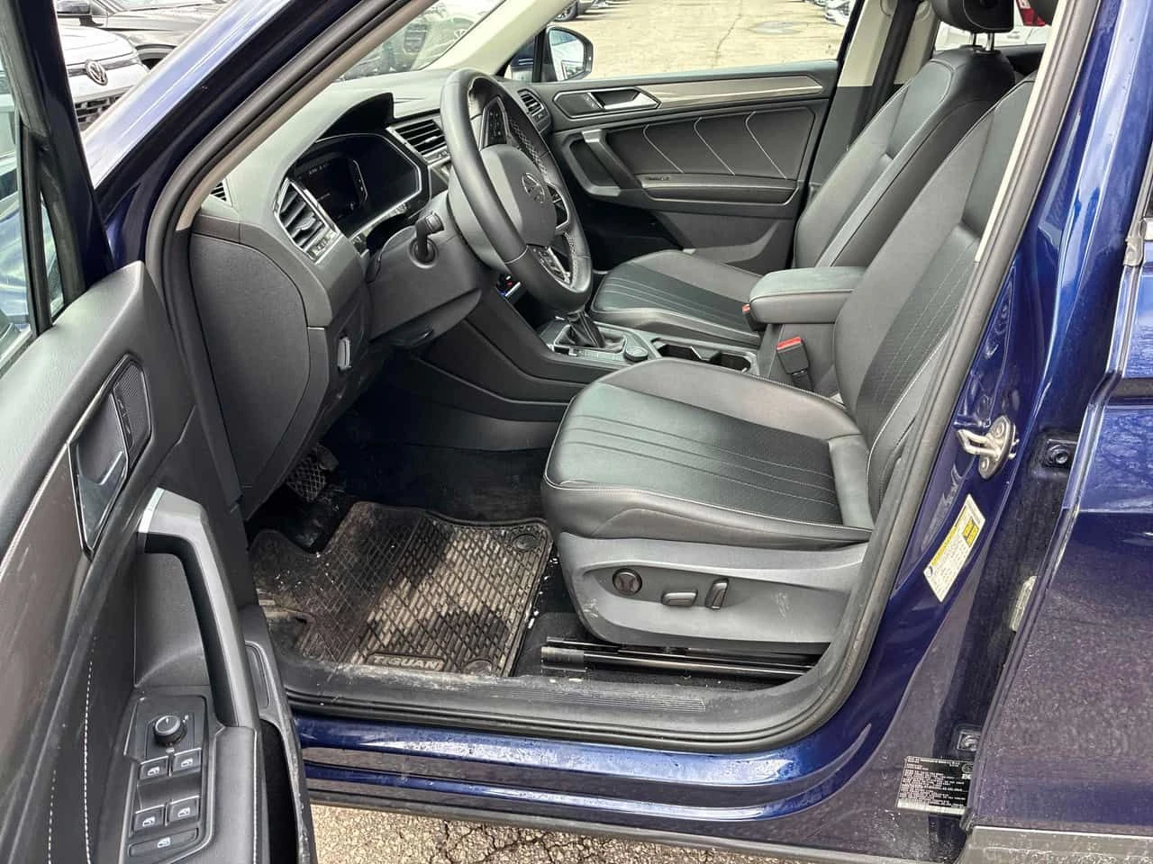 VW Tiguan * Comfortline * CARFAX * ПАНО * KEYLESS * ПОДГРЕВИ, снимка 5 - Автомобили и джипове - 53836315