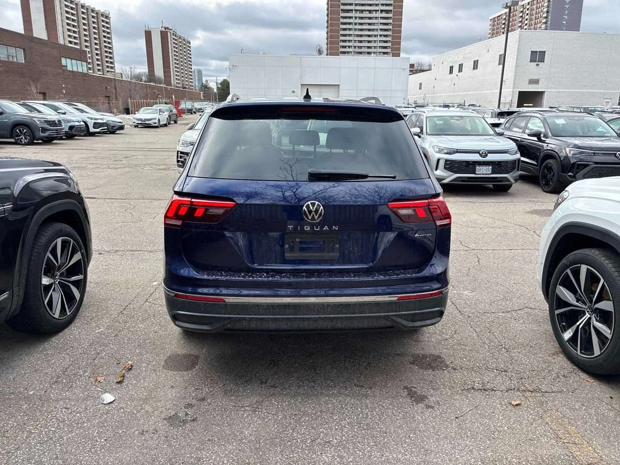 VW Tiguan * Comfortline * CARFAX * ПАНО * KEYLESS * ПОДГРЕВИ, снимка 4 - Автомобили и джипове - 53836315