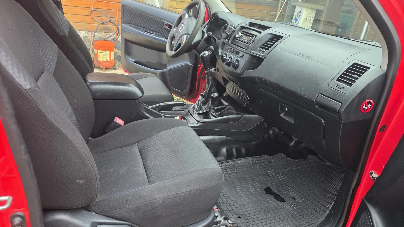 Toyota Hilux 2, 5 4Х4 EURO 5 B Климатик, снимка 13 - Автомобили и джипове - 54822381
